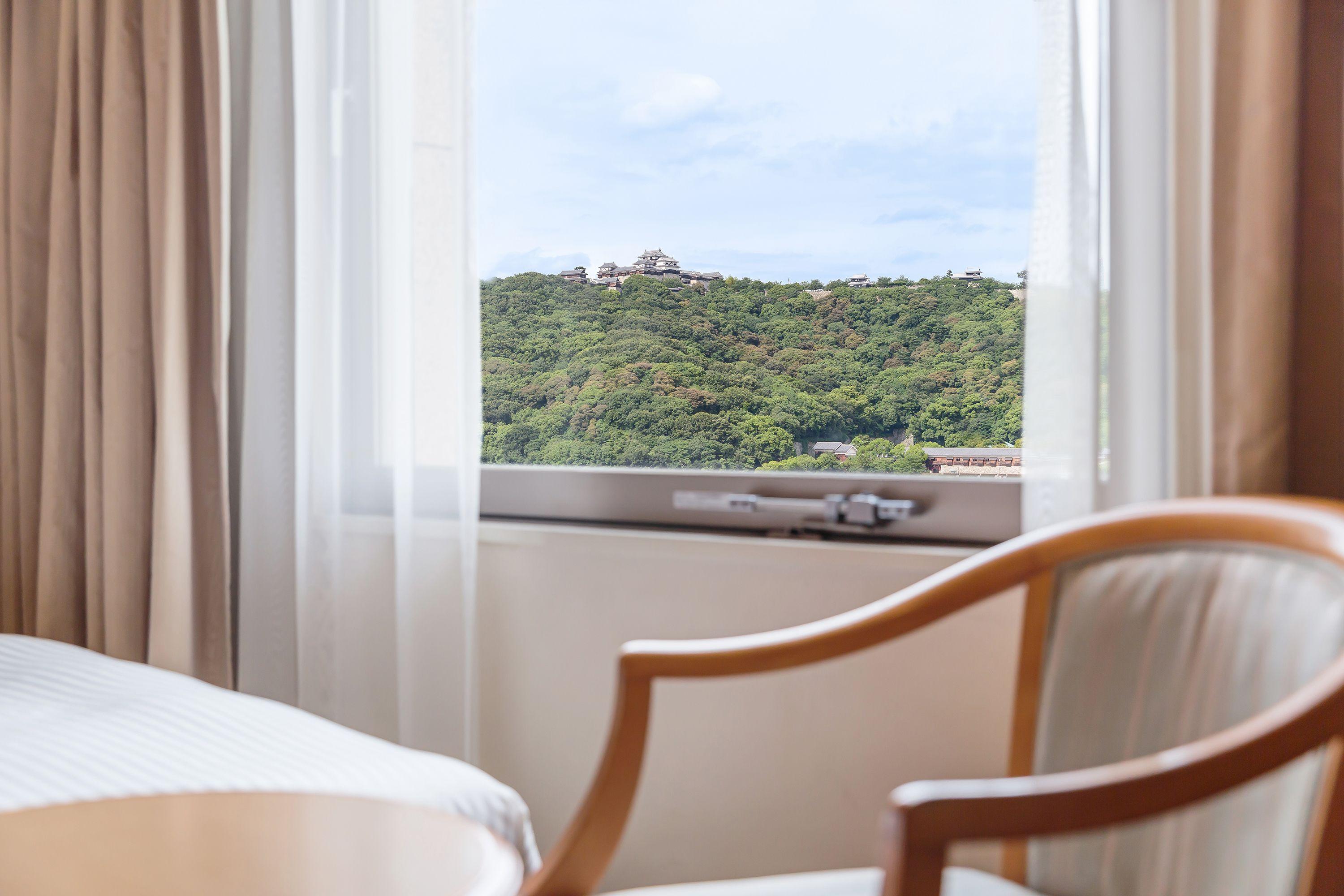 MS_Matsuyama_Room_Superior_Twin_CastleView_ (3).jpg