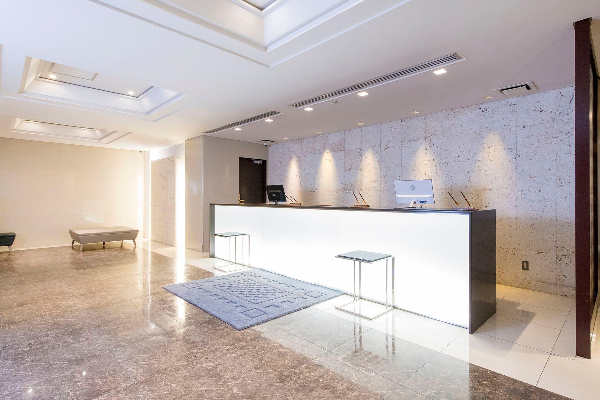 MS_Fukuoka_Tenjin_Common_FrontDesk_01_1920_1280.jpg